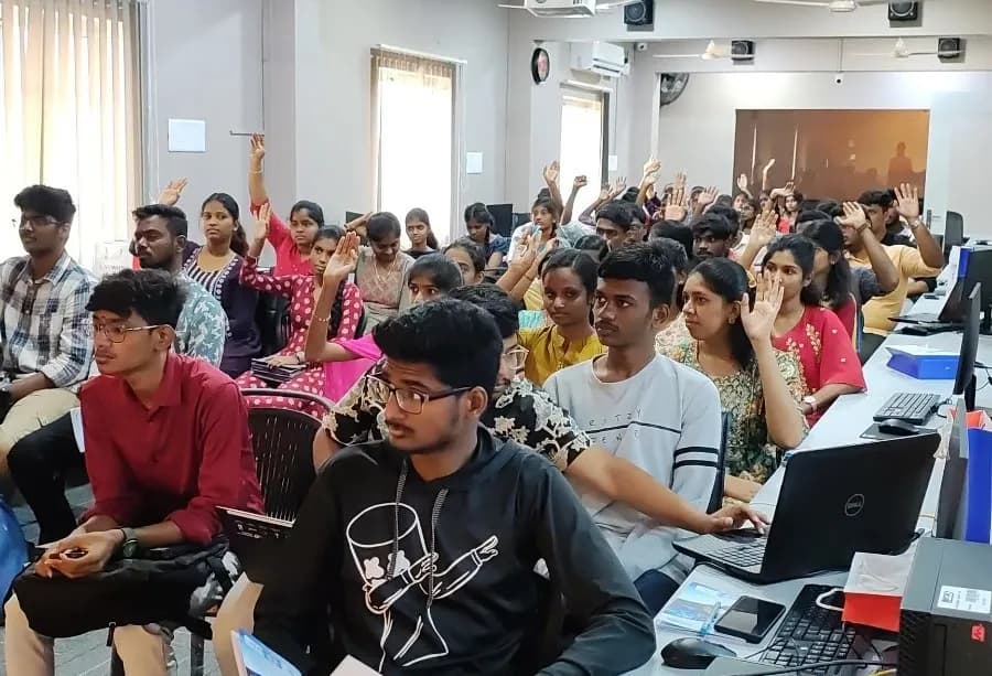 Students learning software development at Career Ladder Coimbatore